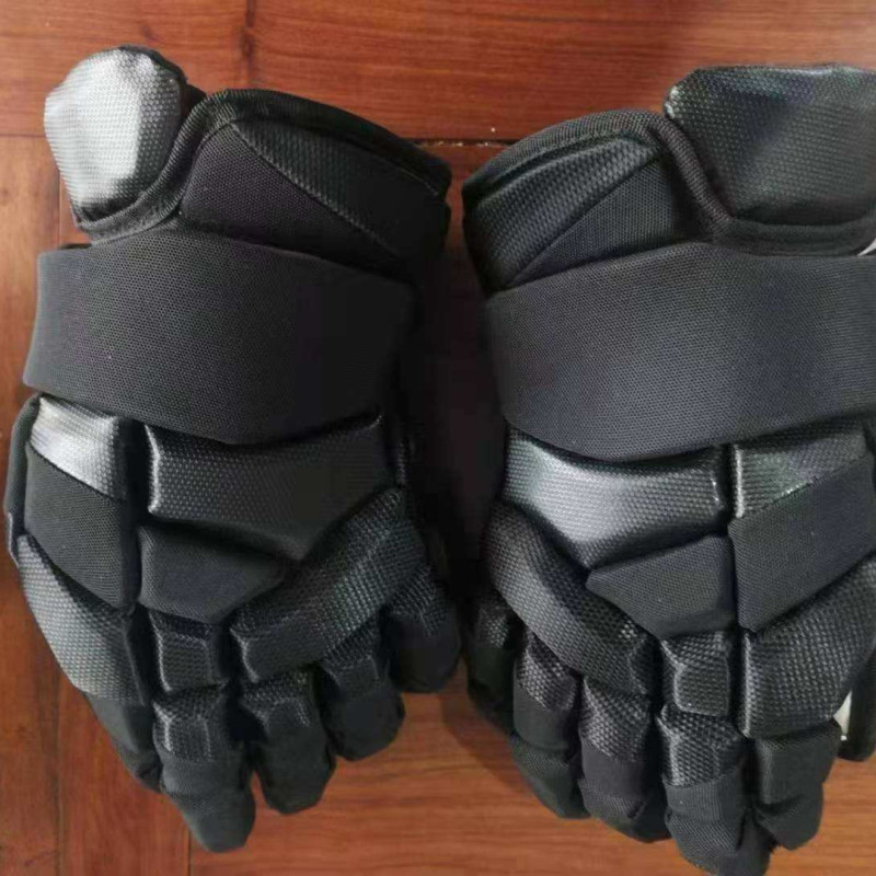 Ice hockey gloves